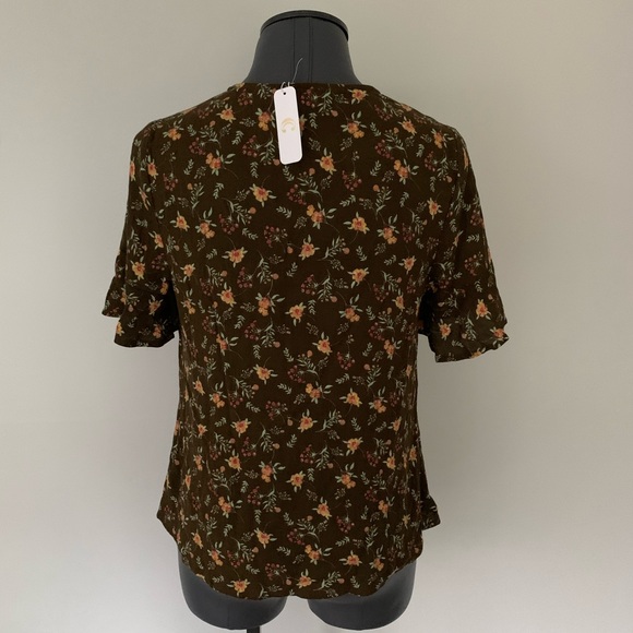 CHARMING CHARLIE Olive Floral Short Bell Fall Top - Picture 6 of 8